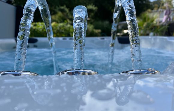 jacuzzi d’extérieur AGP Piscines et Spa